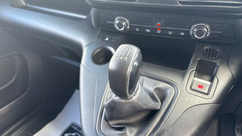 Peugeot Partner Standard Diesel 1000 1.5 BlueHDi 100 Professional Van